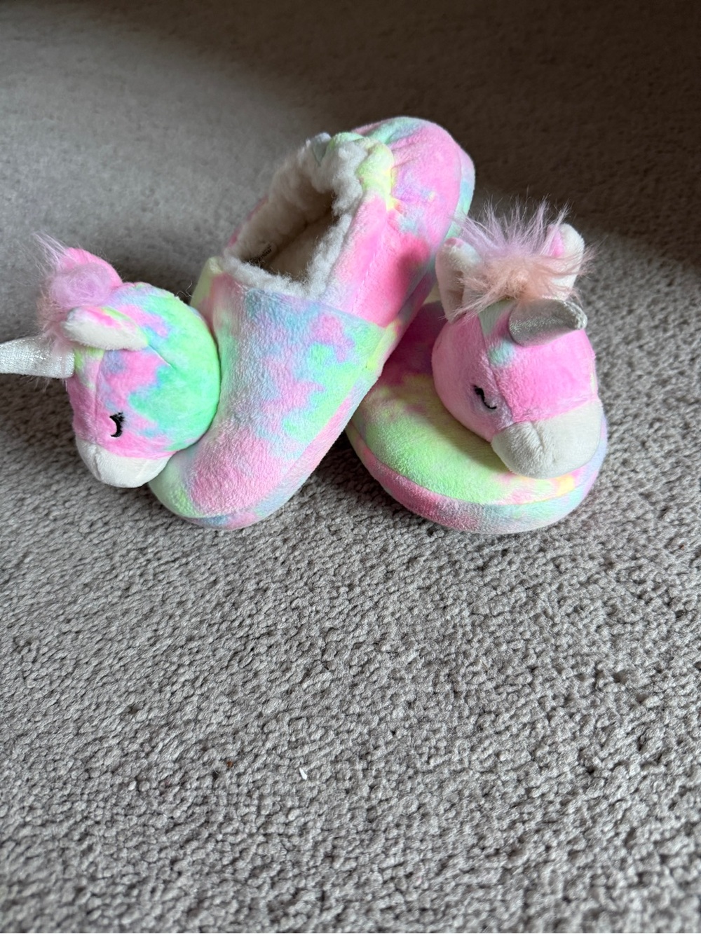 Cat & Jack Kids Unicorn Slippers in Pastel Pink, Green & Yellow size7/8